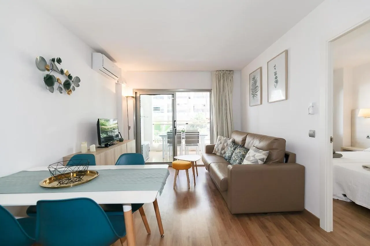 Uhc Michelangelo Apartments Salou
